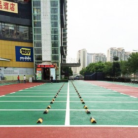 黔西南地區(qū)彩色透水混凝土路面  廠家生產地坪漆銷售  透水地坪生產廠家 送貨到工地