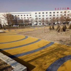 慶陽市 路面彩色透水混凝土 海綿城市透水地坪 c20透水混凝土 廠家直銷送貨到工地